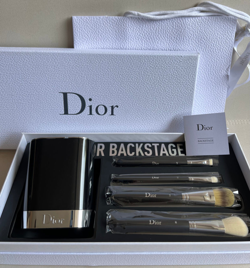 *PRE-ORDER* Dior Backstage Brush with Brush Holder