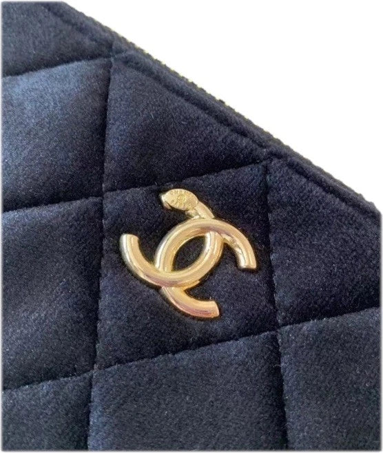 Chanel Beauty Long Black Velvet VIP Gift Zip Makeup/Wallet/Case-NEW WITH BOX