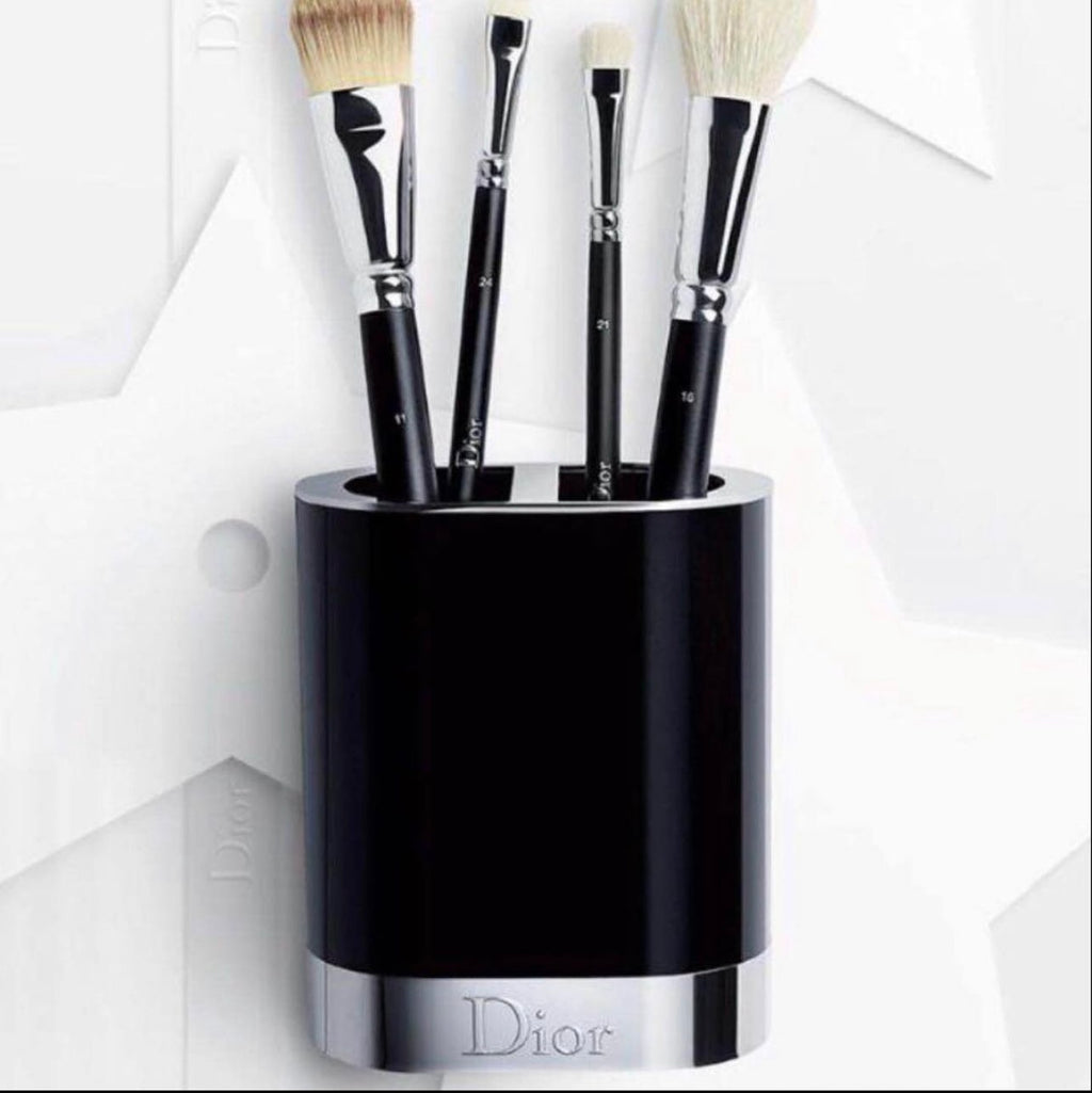 *PRE-ORDER* Dior Backstage Brush with Brush Holder