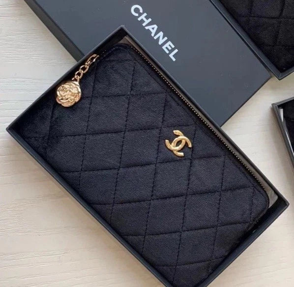 Chanel Beauty Long Black Velvet VIP Gift Zip Makeup/Wallet/Case-NEW WITH BOX